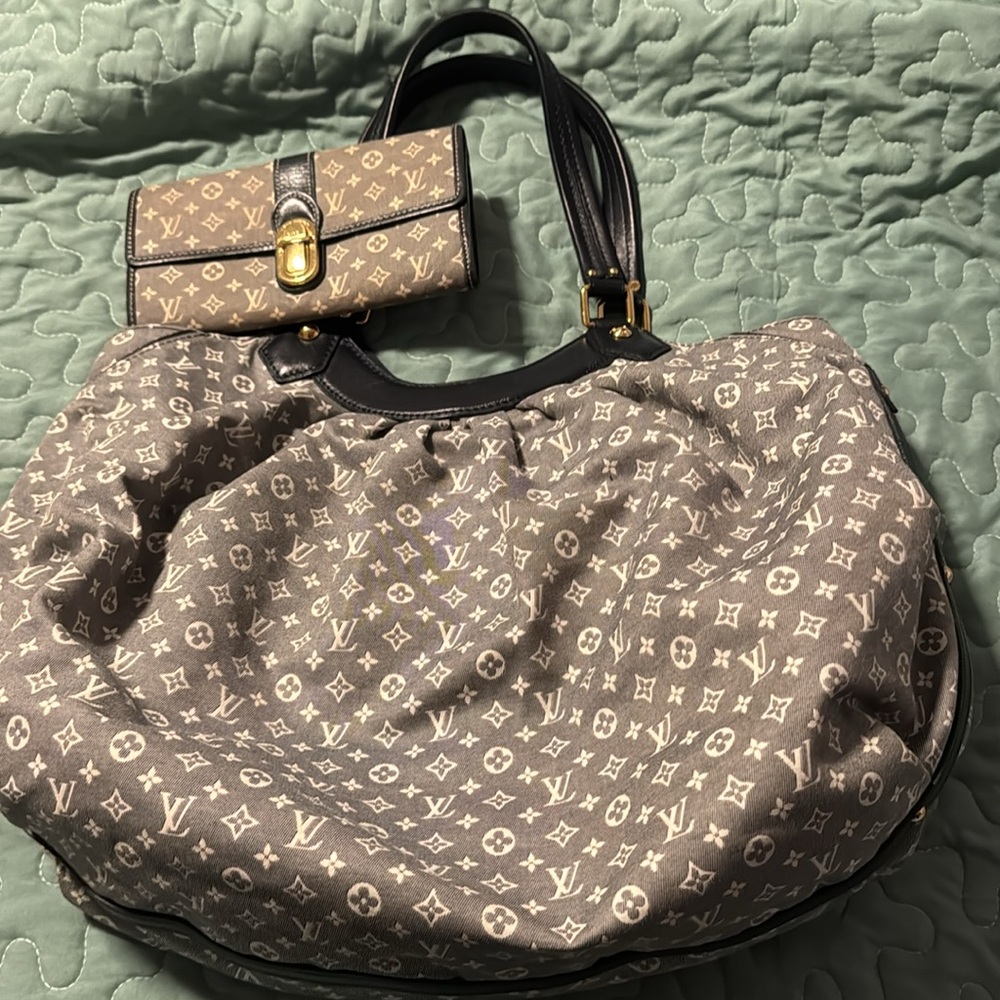 LV purse w/matching wallet